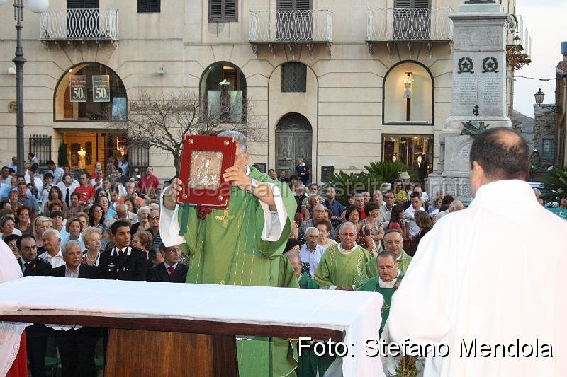 2009IMG_7026.JPG - Concelebrazione Eucaristica presideuta da S.E. Mons. Francesco Montenegro, Arcivescovo di Agrigento (2009)